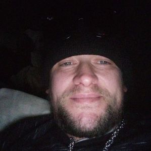 Meet your Posher, Levi